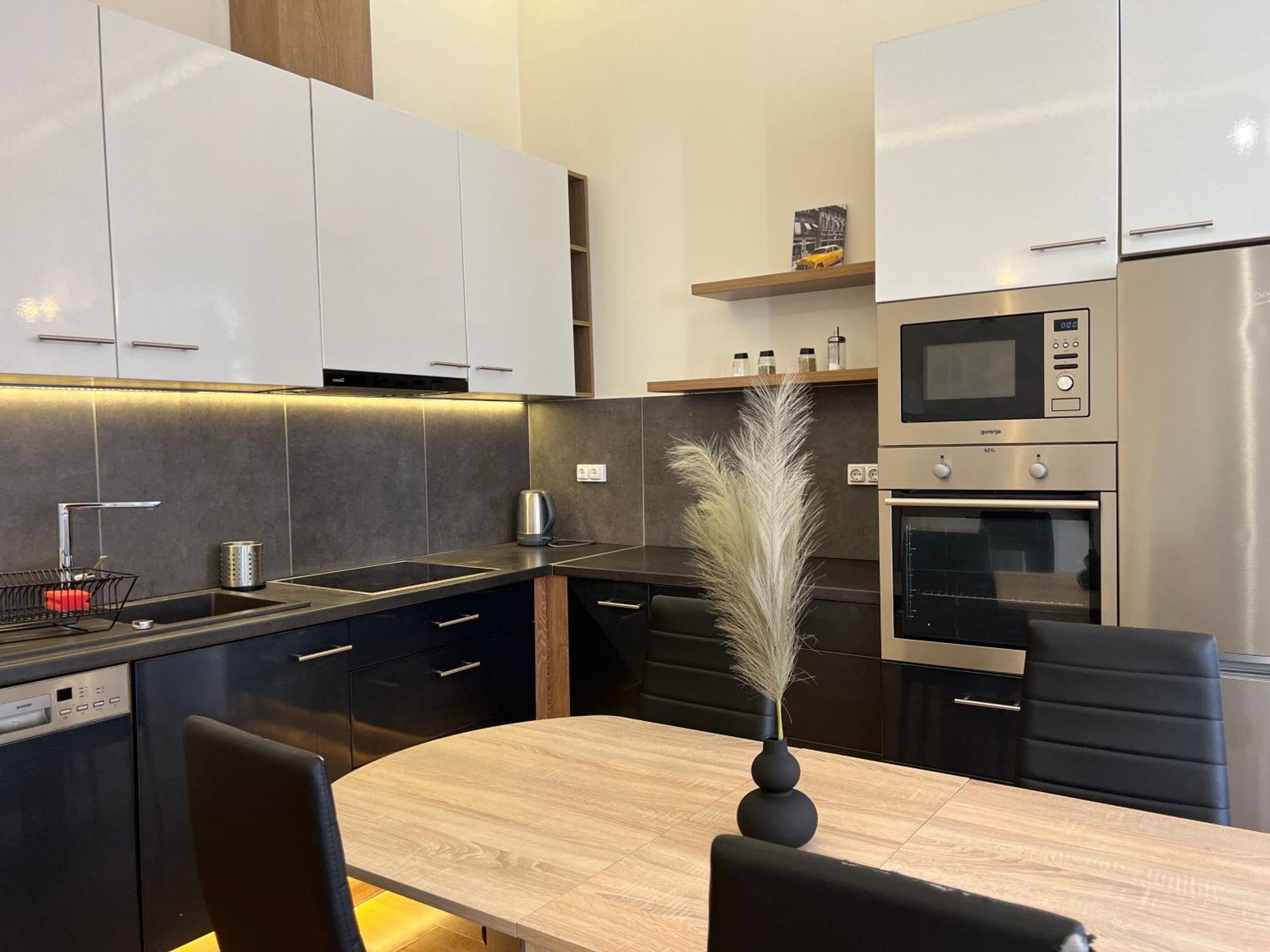 P9 By Small Home Budapest Esterno foto