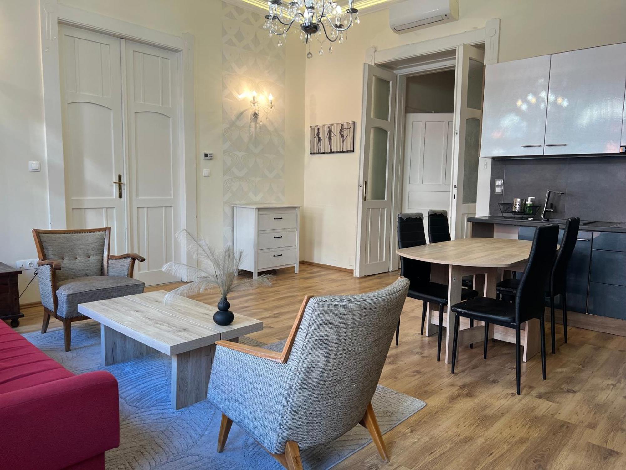 P9 By Small Home Budapest Esterno foto