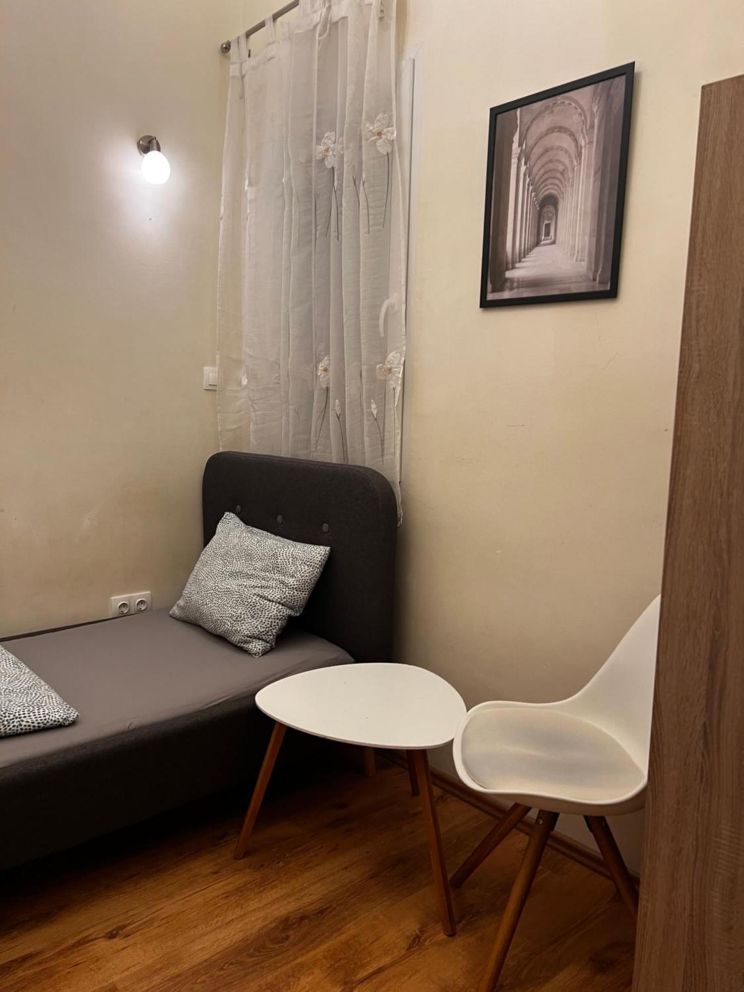 P9 By Small Home Budapest Esterno foto