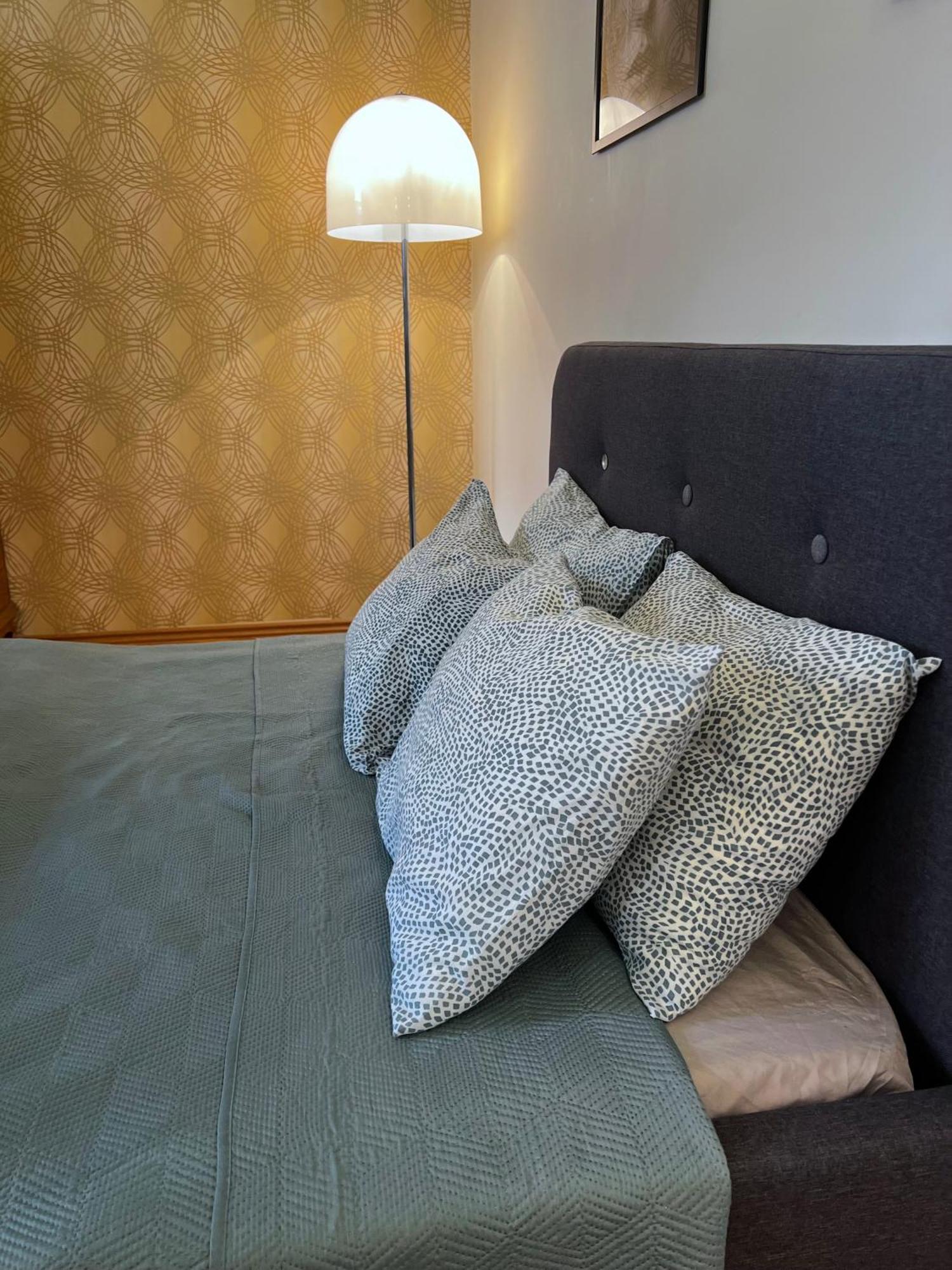 P9 By Small Home Budapest Esterno foto
