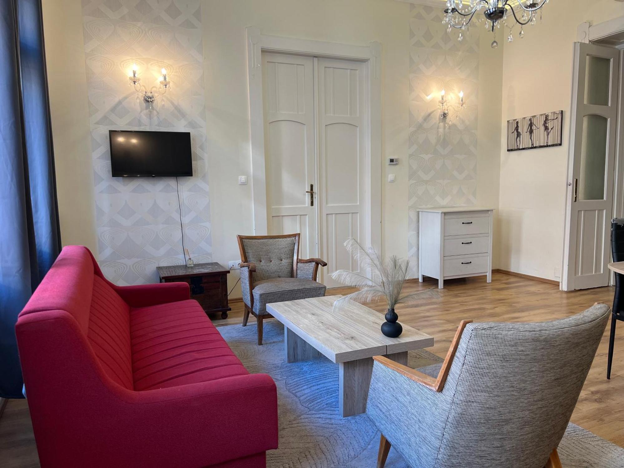 P9 By Small Home Budapest Esterno foto